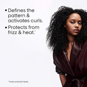 L'Oréal Professionnel Paris gel texture close-up highlighting lightweight spread