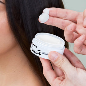 L'Oréal Professionnel Paris paste on barber station illustrating professional results