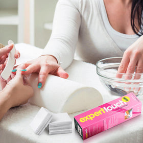 LoveBB pads in salon setting used by technician for efficient, hygienic service
