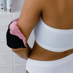 Loving Tan close-up of dual-texture fibres for tailored exfoliation