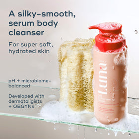 Luna Daily pump and label close-up highlighting gentle pH-balanced care