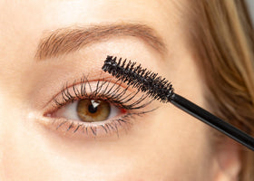 Lune+Aster mascara texture swatch showing smooth tubular finish and buildable coverage