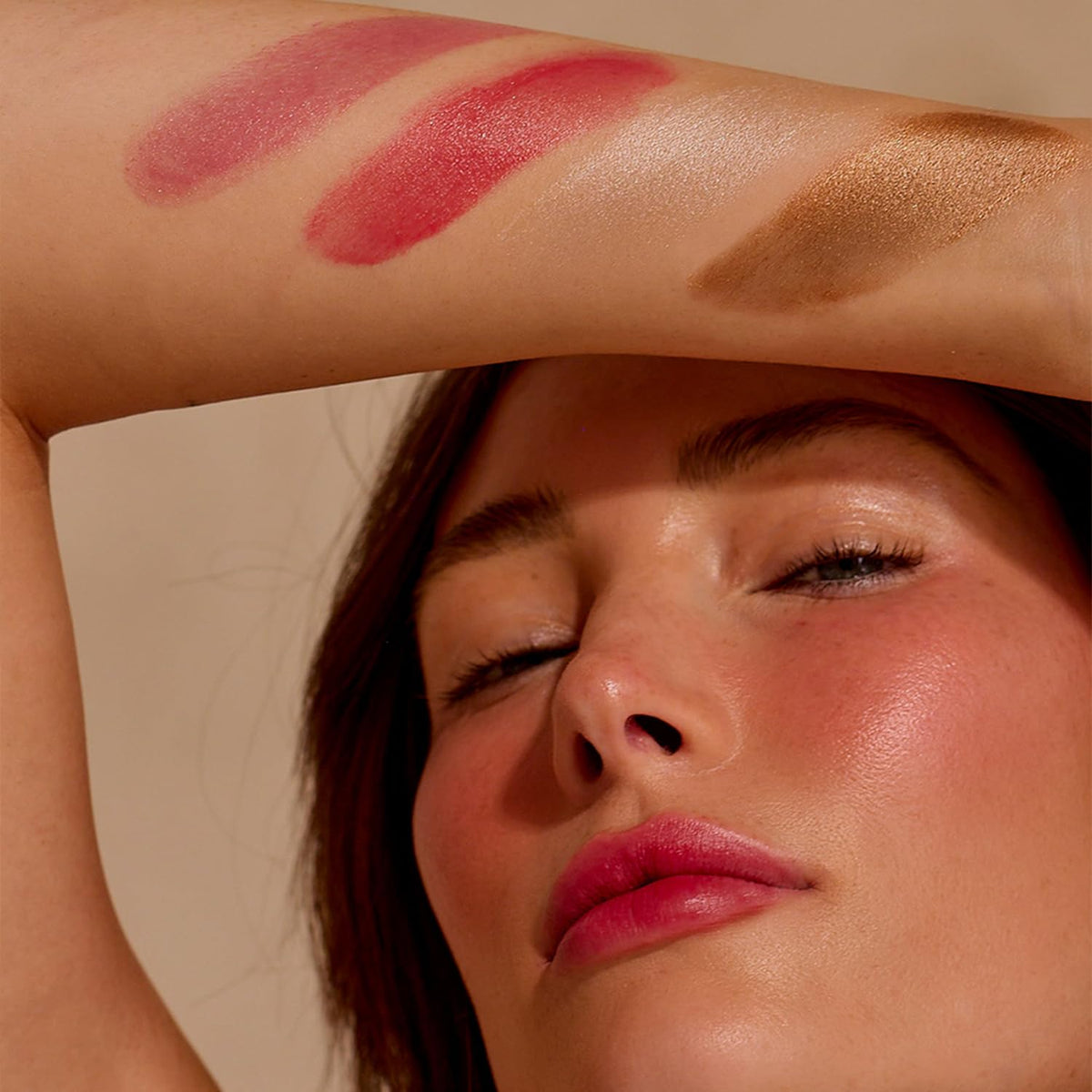 Lux Unfiltered N°18 in a beach bag suggesting travel-friendly tropical glow