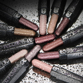 LUXAZA PRO texture close-up of cream-to-powder finish for smooth blendability