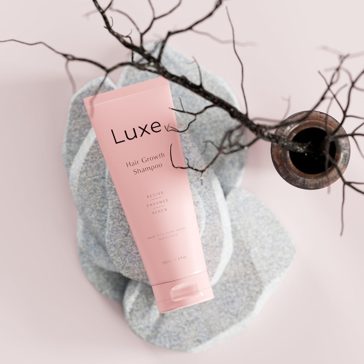 LUXÉ shampoo lather on scalp demonstrating gentle cleansing and nourishment