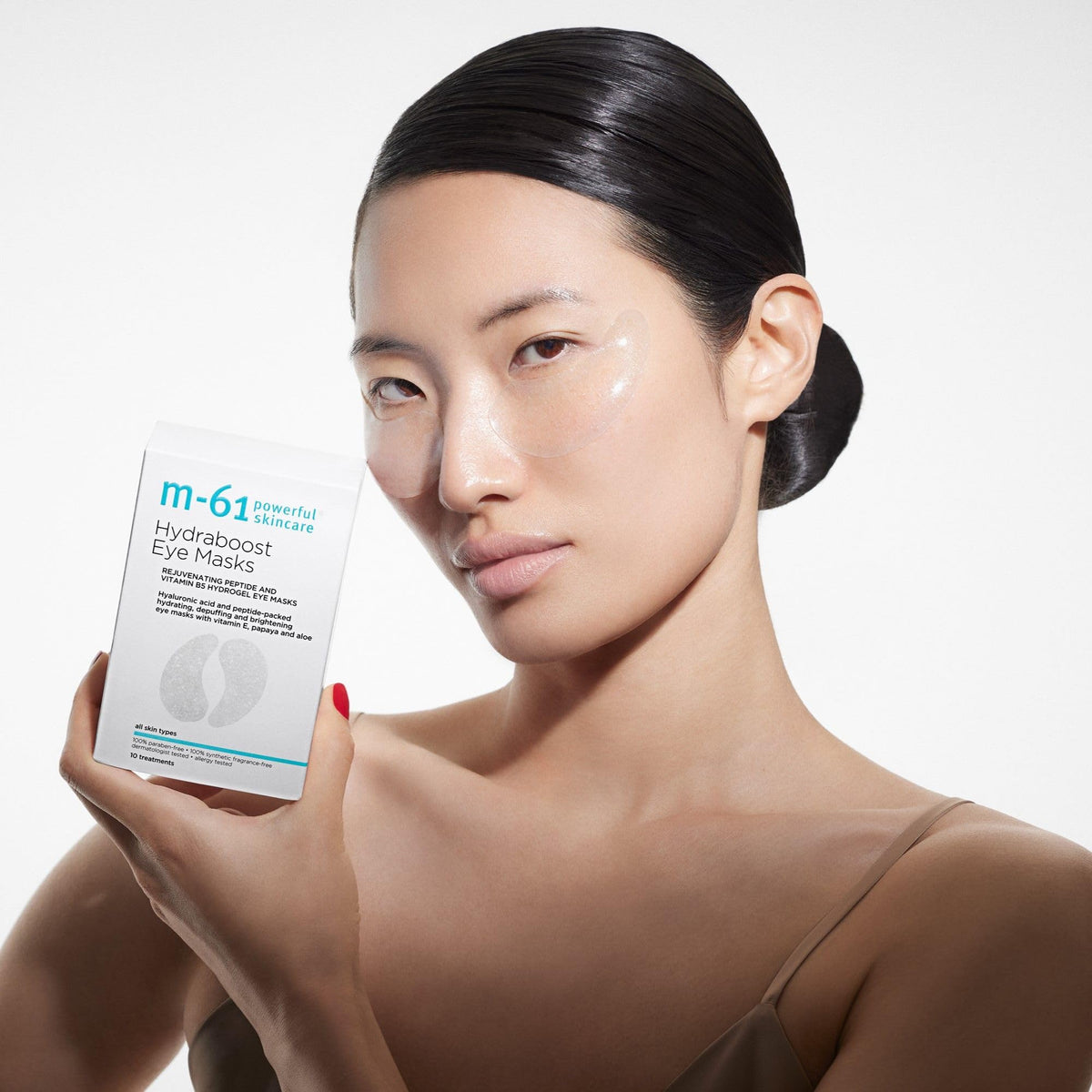m-61 patch applied under eye illustrating reduced puffiness and refreshed look