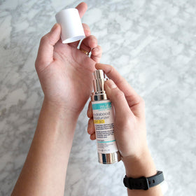 m-61 ingredient callout hyaluronic acid showing plumping benefit