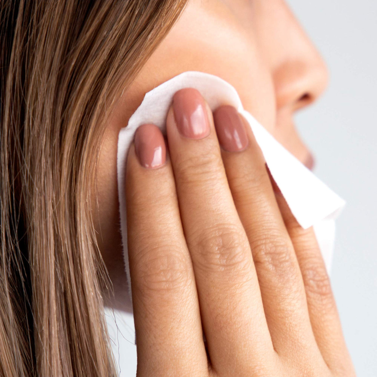 m-61 pre-soaked pad showing glycolic solution concentration for powerful overnight renewal