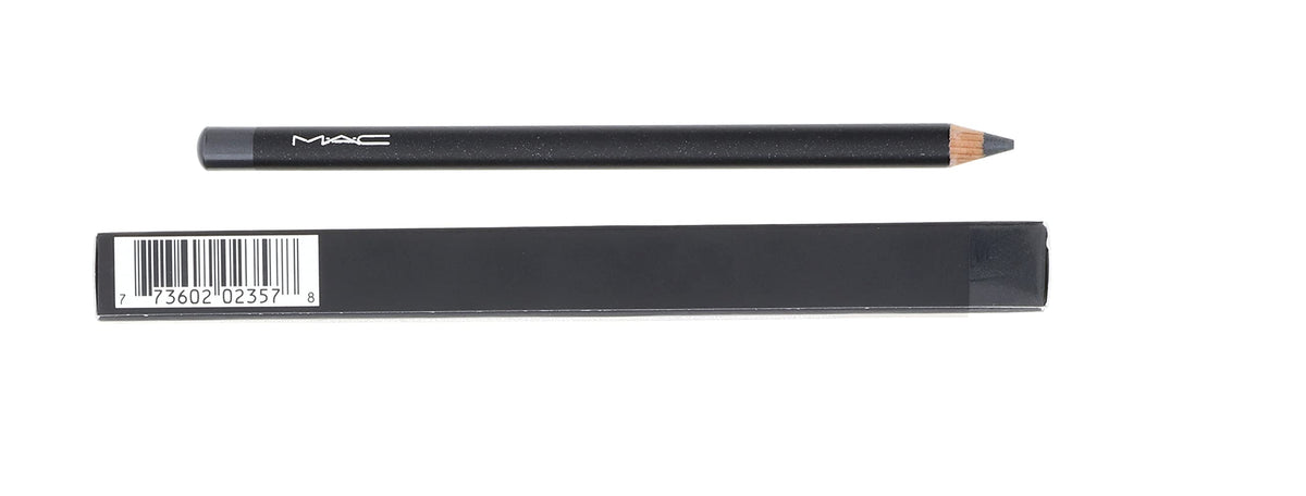 MAC Eye Kohl sharp tip close-up demonstrating precise application and smooth glide