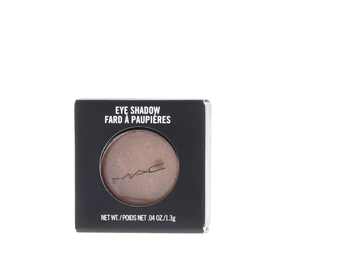 MAC Woodwinked close-up texture detail highlighting smooth application benefit