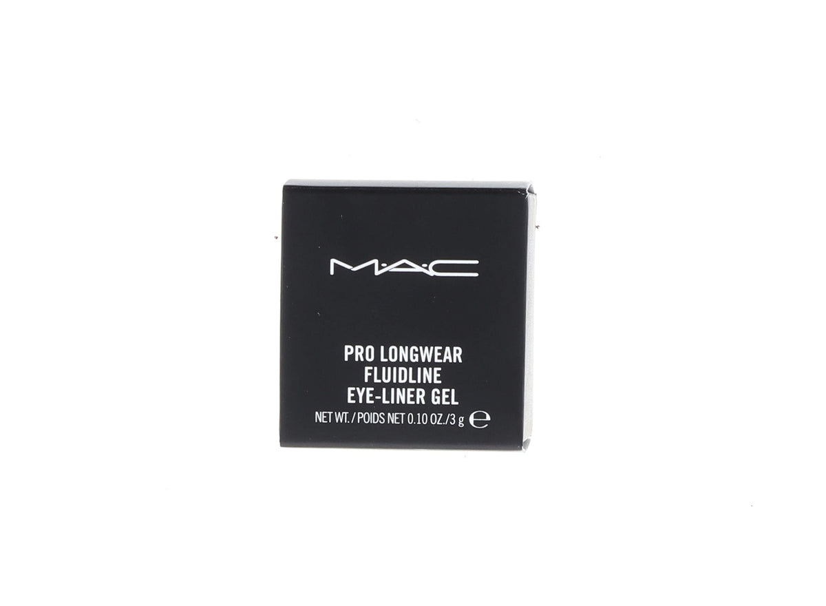 MAC Fluidline Blacktrack being applied on model demonstrating clean, long-wear definition