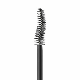 MAC MACStack lashes before and after demonstrating visible volume benefit