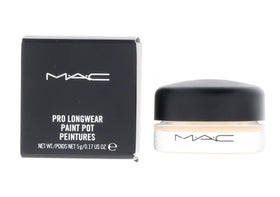 MAC Paint Pot Soft Ochre applied to eyelid demonstrating even coverage and improved shadow payoff