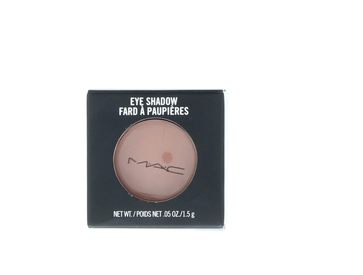 MAC Soft Brown on eyelid before and after for natural contouring