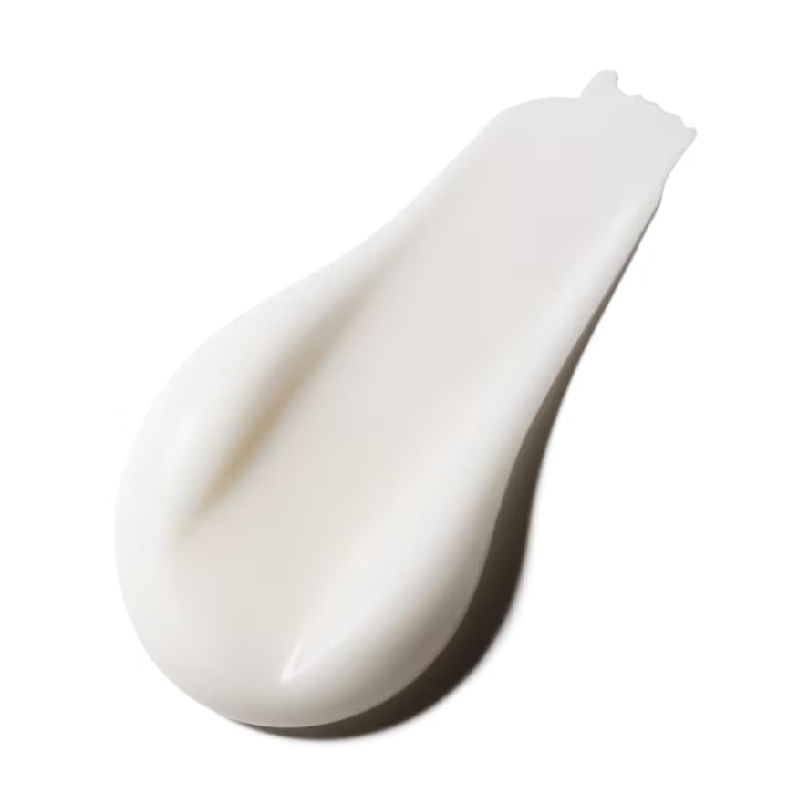 M·A·C primer texture close-up shows matte finish and smoothing benefit