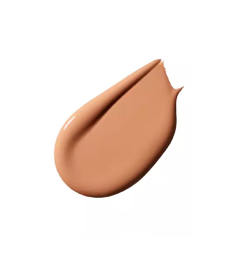 MAC Studio Radiance concealer texture and swatch on skin demonstrating hydration benefit