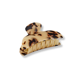 MACHETE front view of blonde tortoise clip showing elegant shape and secure hold