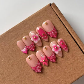 MAGLFELL close-up of 3D floral detail highlighting textured hand-painted design benefit