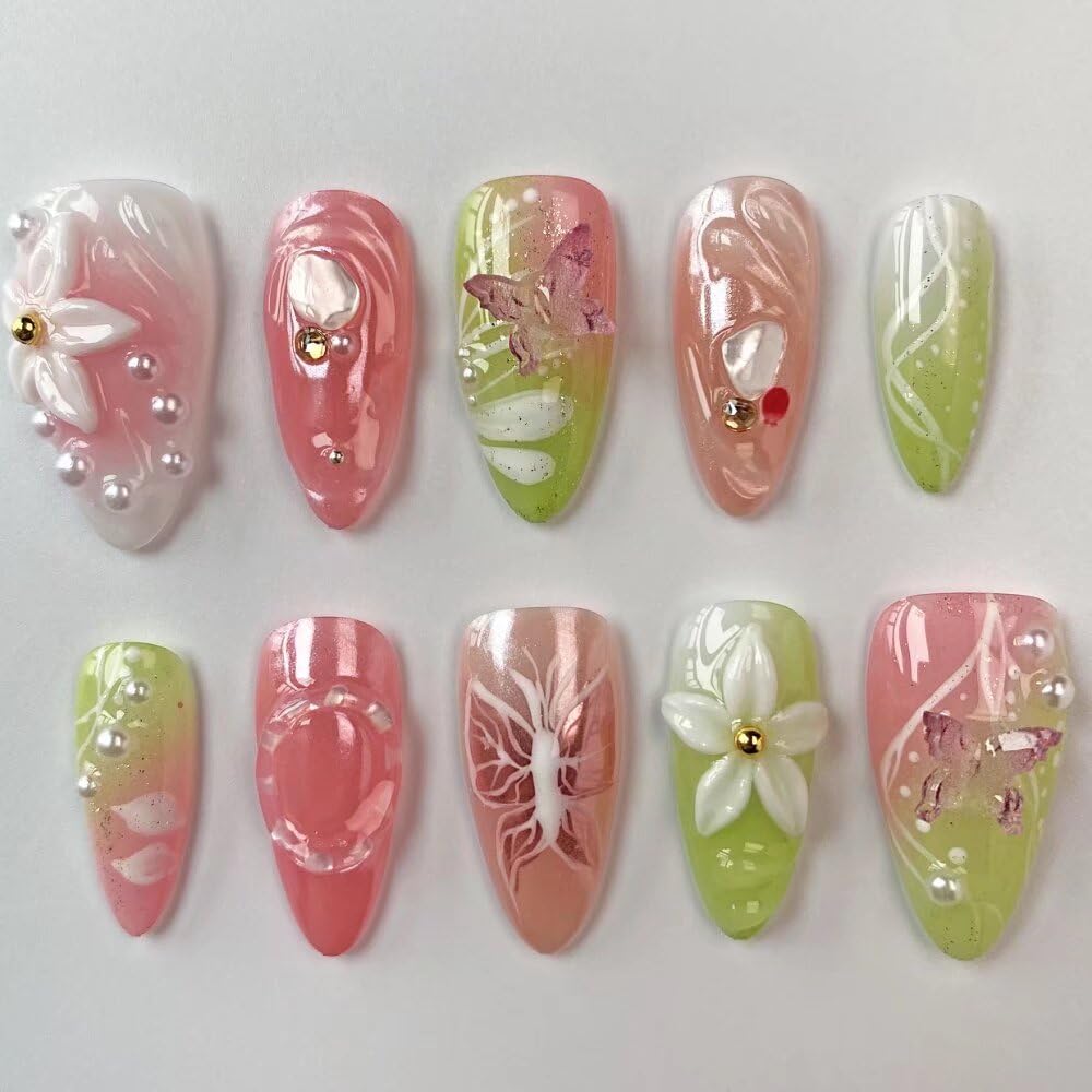 MAGLFELL close-up of 3D gel texture highlighting layered dimensional nail art