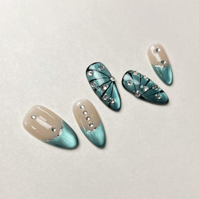 MAGLFELL close-up of 3D gel texture highlighting handmade layered depth