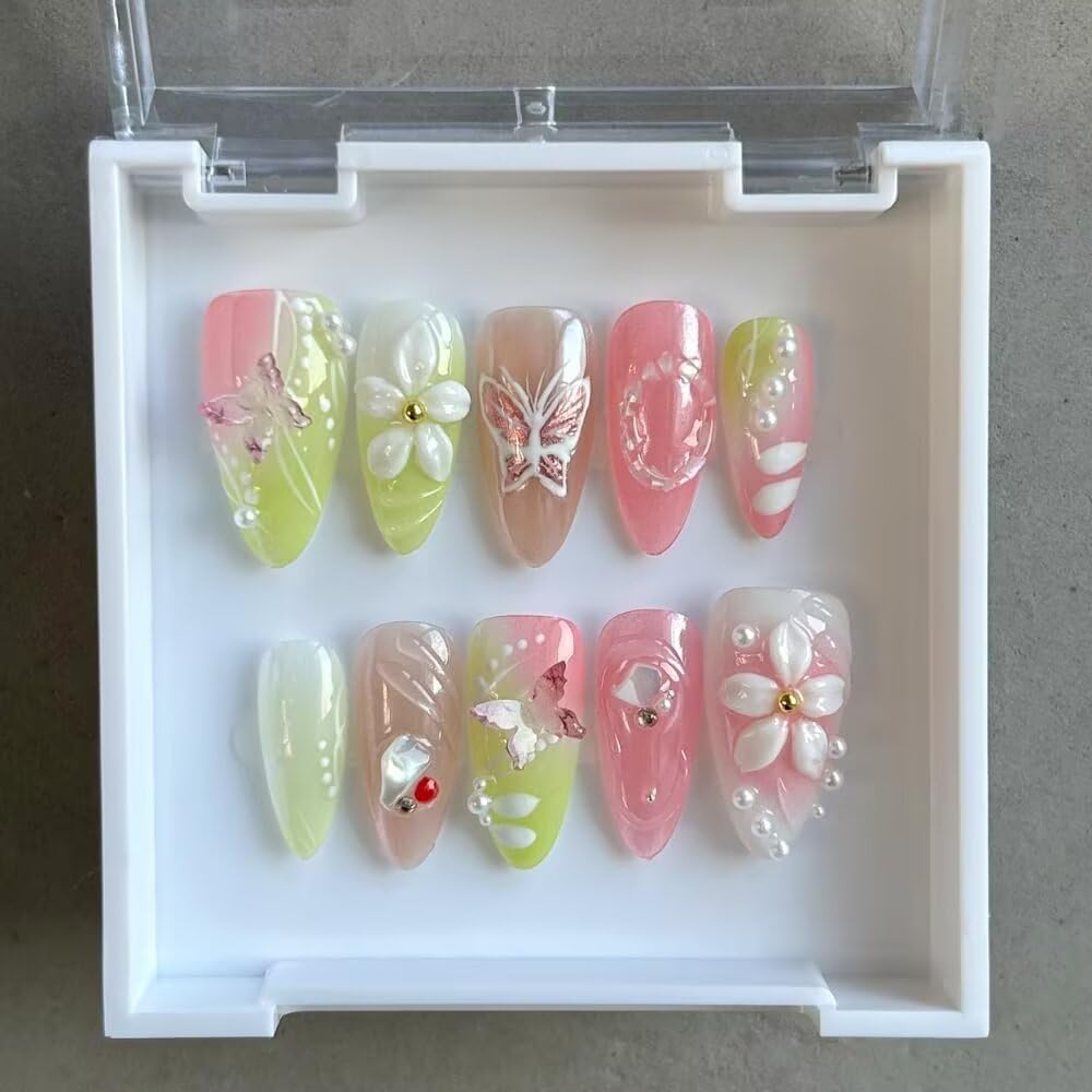 MAGLFELL nail file and adhesive tabs detail for easy shaping and secure attachment
