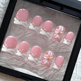 MAGLFELL front view of 10pcs short square French tip press-on nails showing design and packaging benefits