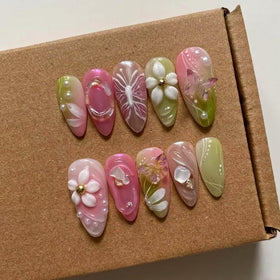 MAGLFELL front packaging showing complete small press-on nail kit for quick salon look