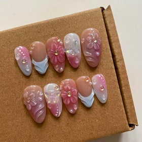 MAGLFELL front packaging showing full press-on nail set and kit benefits