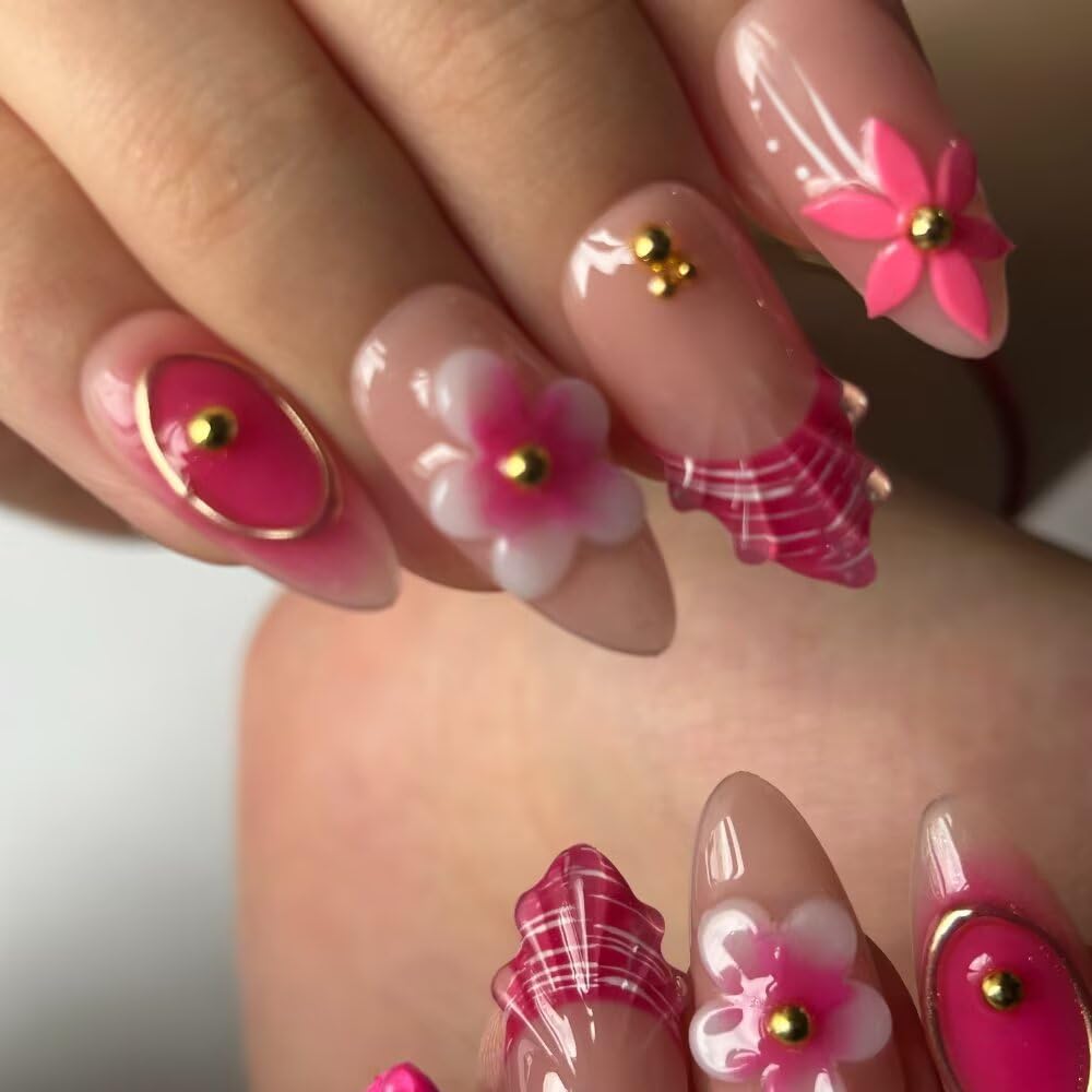 MAGLFELL nails worn on hands in lifestyle scene for ready-to-wear style
