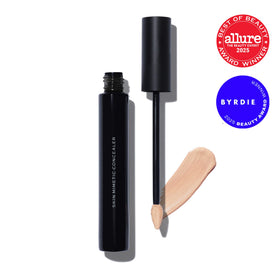 MAKE concealer applicator closeup demonstrating precise tip for targeted coverage