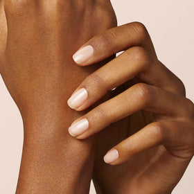 Manucurist close-up swatch revealing smooth nude finish and shine