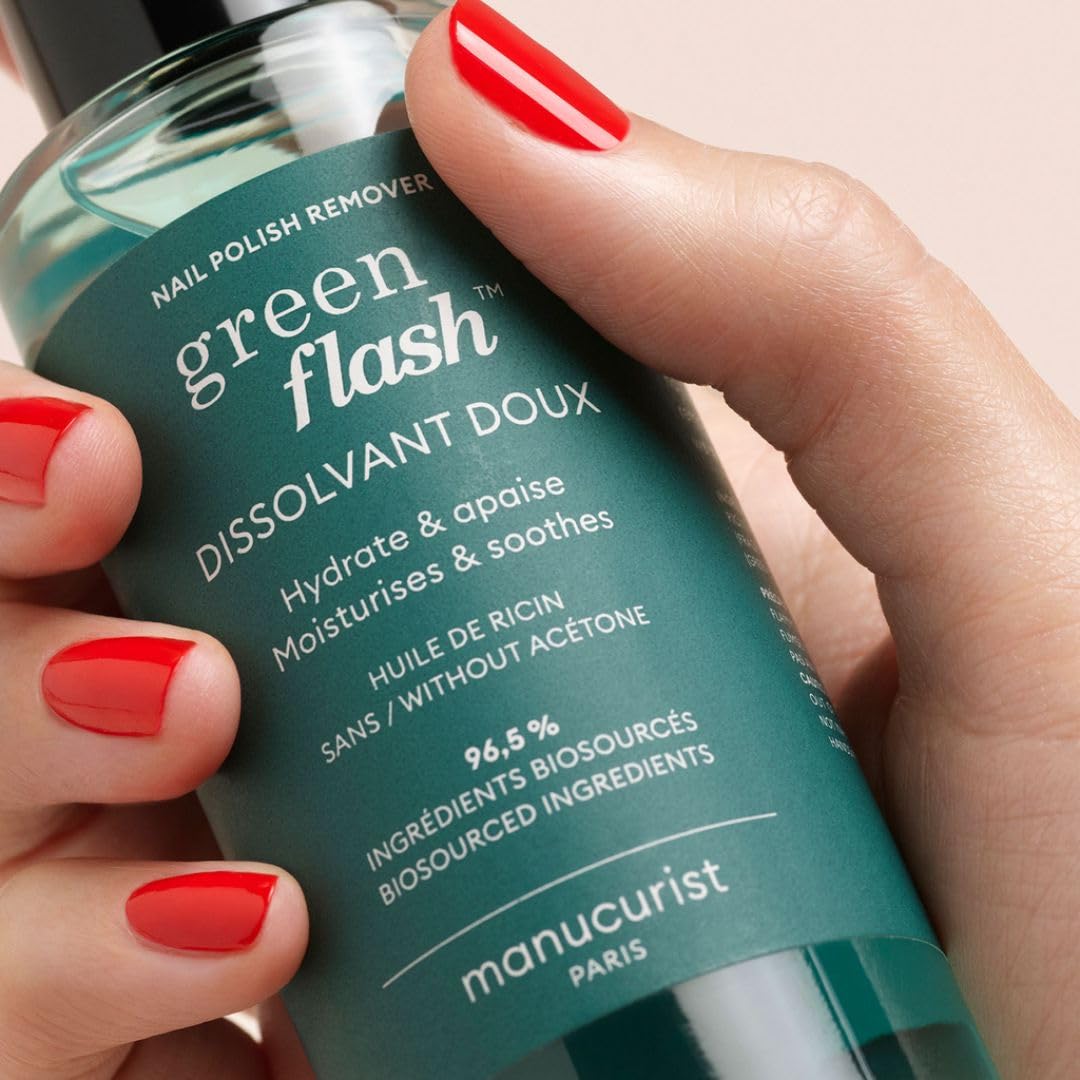 Manucurist gel remover droplet demonstrating hydrating texture and quick action