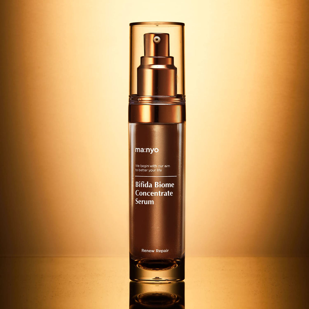 ma:nyo applying serum during morning routine to lock in hydration and prep skin