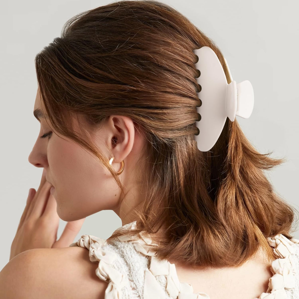 MAORULU worn in half-up hairstyle demonstrating secure hold