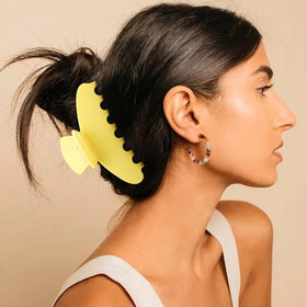 MAORULU beside ruler displays 4.3-inch size for larger hair sections