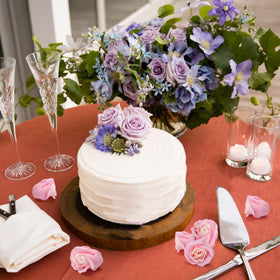 Marsrut open gift box presentation with rose bouquet as a ready-to-give romantic gift