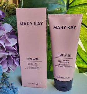 Mary Kay TimeWise close-up texture showing lightweight, non-greasy feel