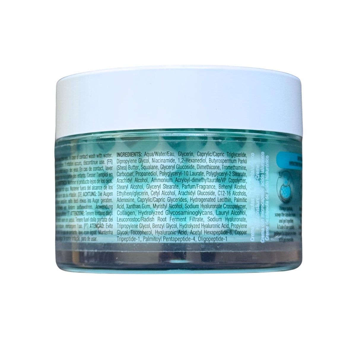 masque BAR being smoothed onto cheek illustrating fast absorption and plumping