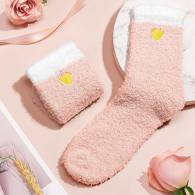 MAYICIVO bath setup with candle and bath items suggesting at-home spa calm