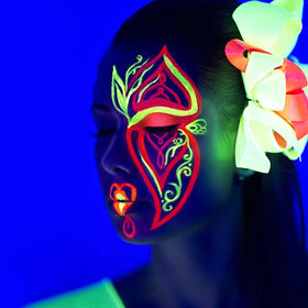 MEICOLY festival lifestyle image with models glowing under UV light