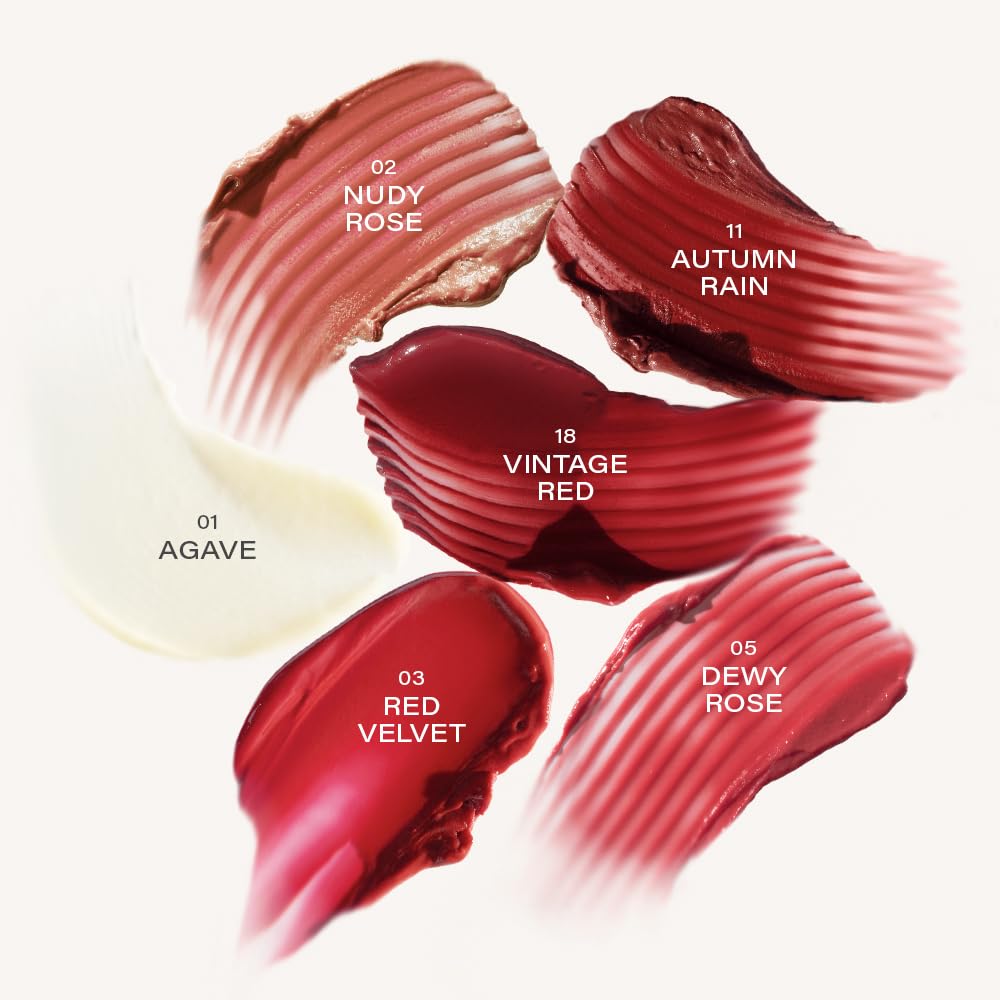 Melixir lip butter lifestyle outdoor use image showing comfortable hydration on the go