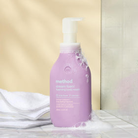 Method in-shower use with foam on shoulder, conveys effortless lathering benefit