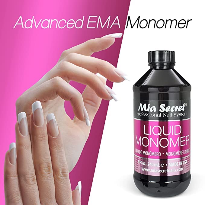 Mia Secret monomer pouring with acrylic bead to show controlled working time benefit