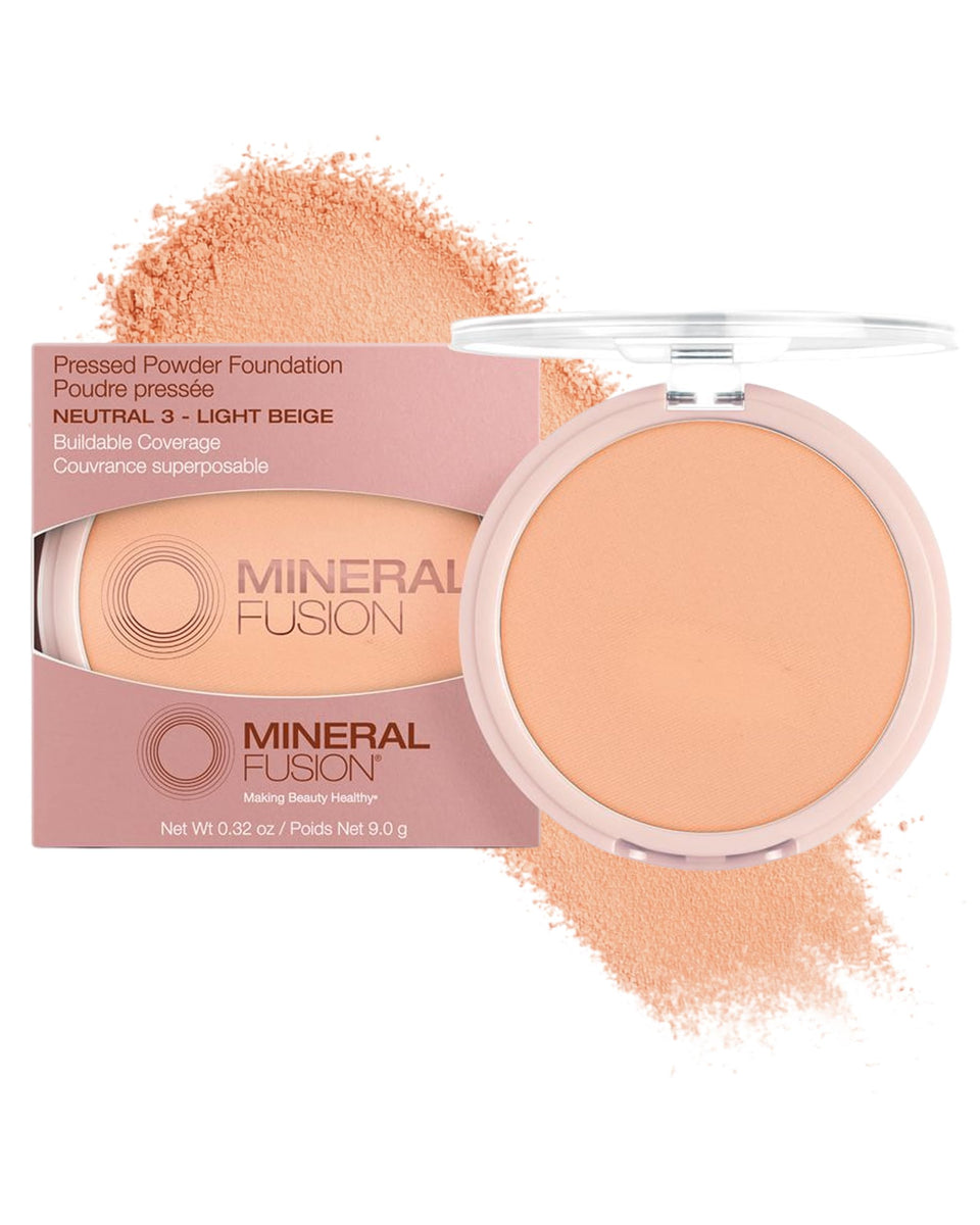 Mineral Fusion compact front view showing neutral 3 shade and matte finish benefit