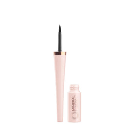 Mineral Fusion felt-tip close-up demonstrating precise applicator for crisp lines