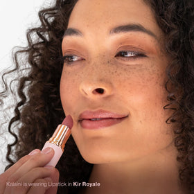 Mineral Fusion bullet close-up highlighting smooth tip and rich pigment for precise application