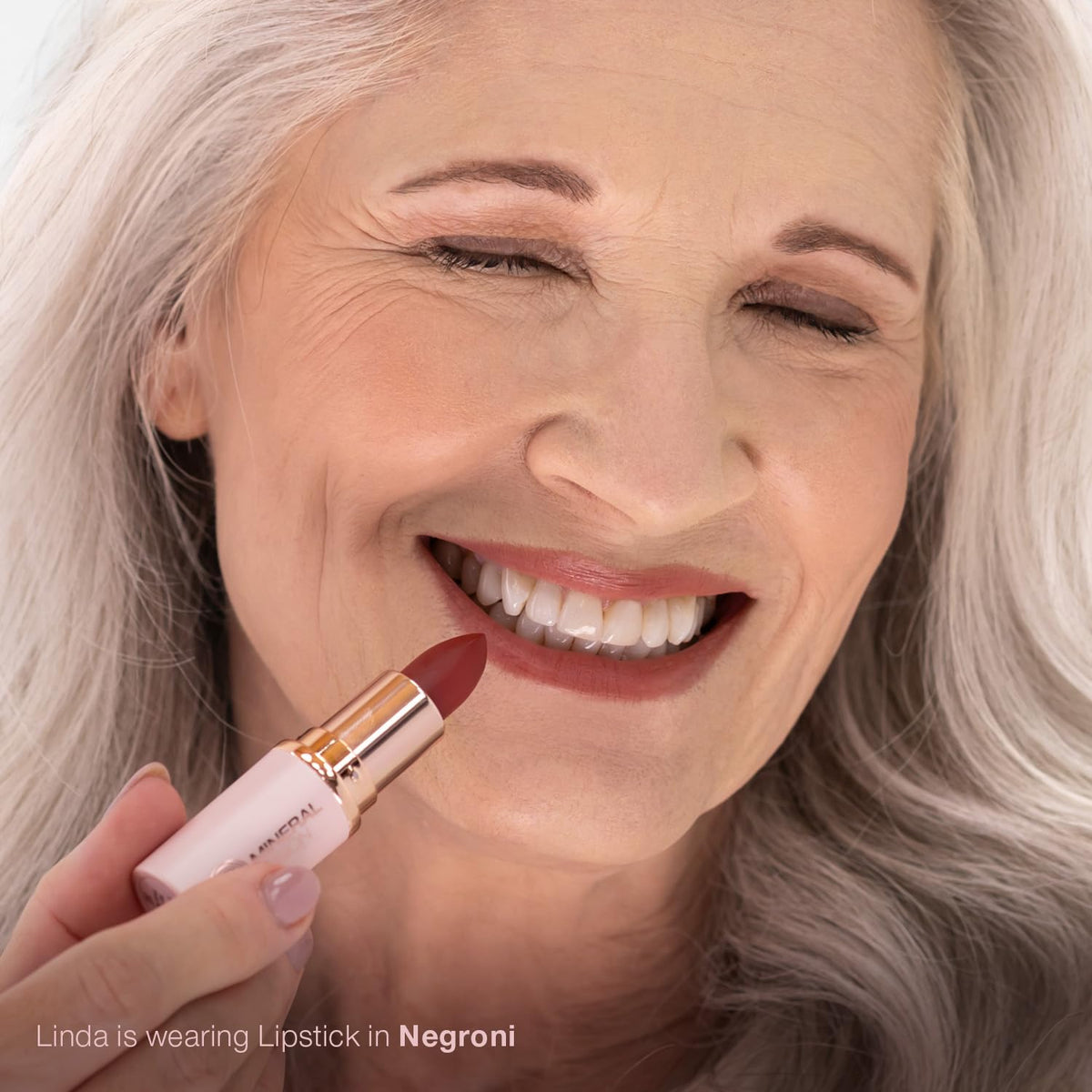 Mineral Fusion open bullet close-up highlighting smooth formula for precise use
