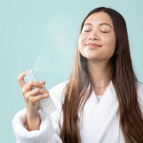 MINETAN spray mist in use on face demonstrating even application
