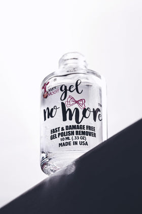MINI MANI MOO product texture droplet on surface showing gentle, non-acetone formula