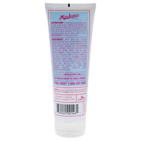 Miss Jessie's cream texture close-up illustrating lightweight, smooth spreadability for even coverage